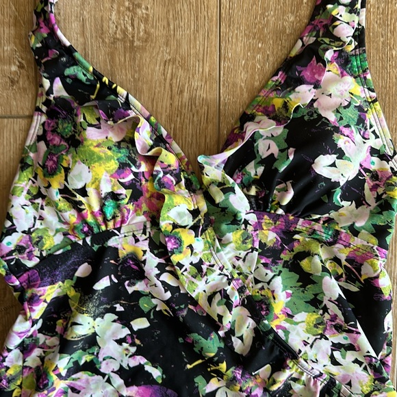 Asset Colorful Ruffle Tankini Size S - Picture 2 of 5